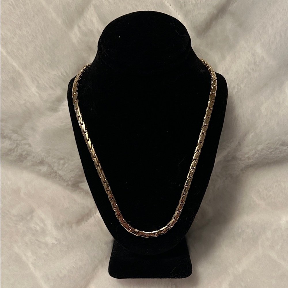 Elegant 30” Gold Chain Necklace